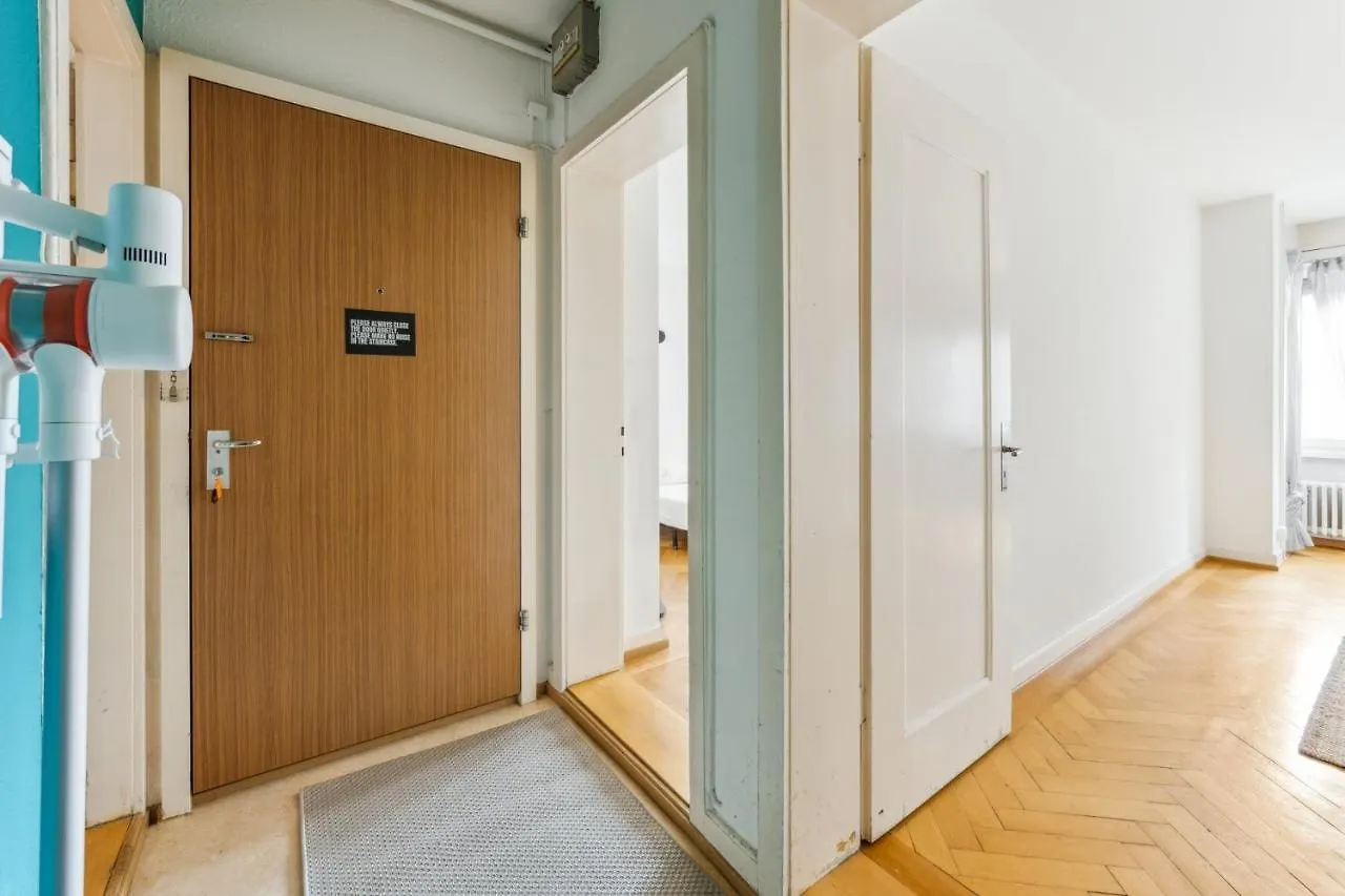 Central Apartment For City Explorers 224 Zurich